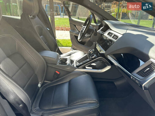 Черный Ягуар I-Pace, объемом двигателя 0 л и пробегом 57 тыс. км за 33400 $, фото 38 на Automoto.ua