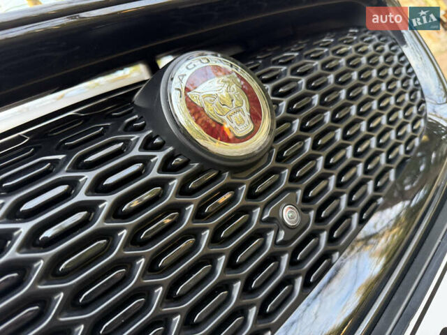 Черный Ягуар I-Pace, объемом двигателя 0 л и пробегом 90 тыс. км за 26999 $, фото 7 на Automoto.ua