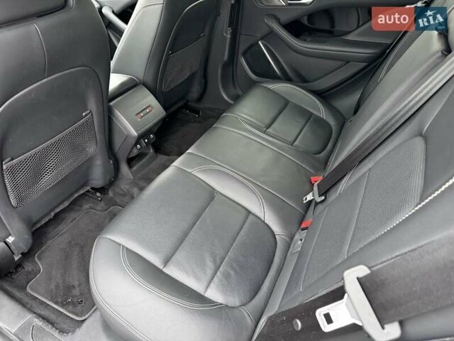 Чорний Ягуар I-Pace, об'ємом двигуна 0 л та пробігом 45 тис. км за 36700 $, фото 68 на Automoto.ua