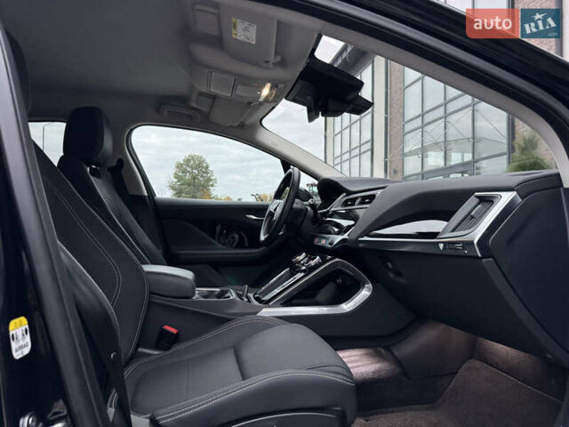 Черный Ягуар I-Pace, объемом двигателя 0 л и пробегом 91 тыс. км за 24900 $, фото 53 на Automoto.ua