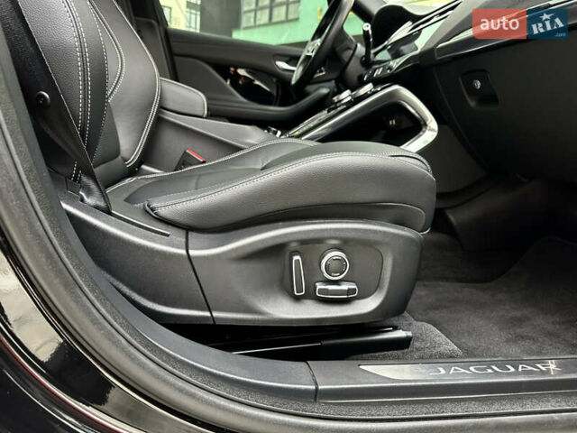 Чорний Ягуар I-Pace, об'ємом двигуна 0 л та пробігом 63 тис. км за 31900 $, фото 34 на Automoto.ua