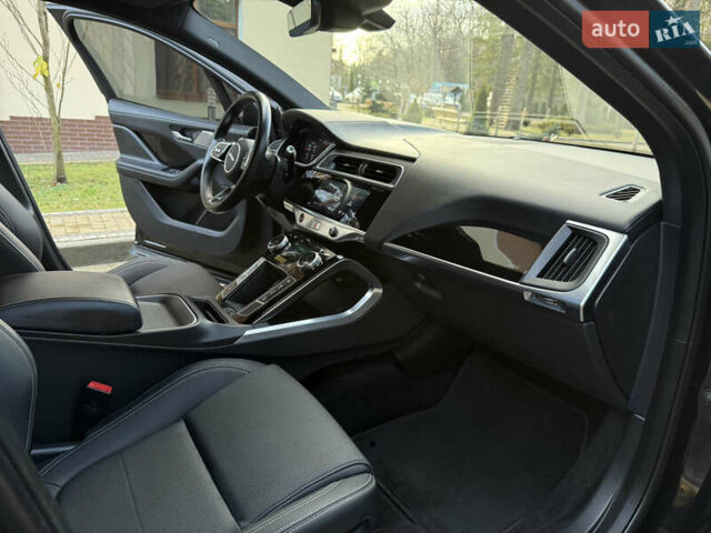 Черный Ягуар I-Pace, объемом двигателя 0 л и пробегом 90 тыс. км за 26999 $, фото 77 на Automoto.ua