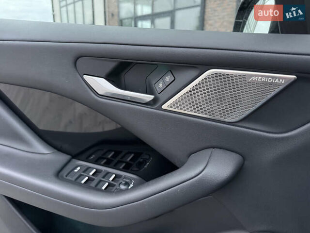 Черный Ягуар I-Pace, объемом двигателя 0 л и пробегом 91 тыс. км за 24900 $, фото 41 на Automoto.ua