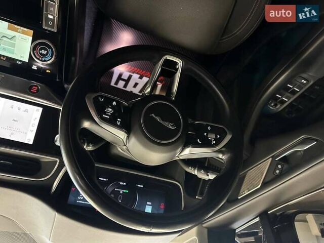 Черный Ягуар I-Pace, объемом двигателя 0 л и пробегом 81 тыс. км за 31900 $, фото 20 на Automoto.ua