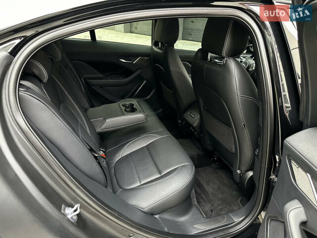 Чорний Ягуар I-Pace, об'ємом двигуна 0 л та пробігом 63 тис. км за 31900 $, фото 31 на Automoto.ua