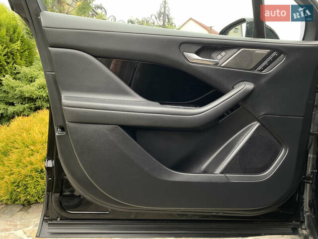 Черный Ягуар I-Pace, объемом двигателя 0 л и пробегом 42 тыс. км за 34899 $, фото 30 на Automoto.ua