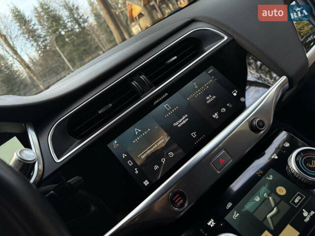 Черный Ягуар I-Pace, объемом двигателя 0 л и пробегом 90 тыс. км за 26999 $, фото 62 на Automoto.ua
