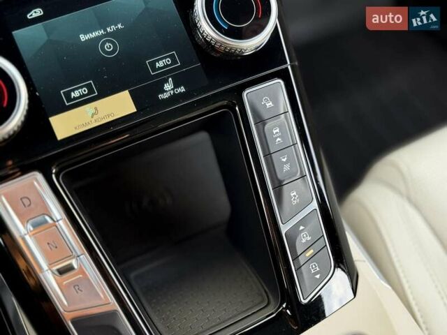 Черный Ягуар I-Pace, объемом двигателя 0 л и пробегом 141 тыс. км за 29999 $, фото 31 на Automoto.ua