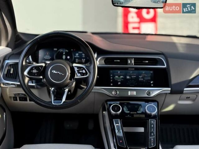 Черный Ягуар I-Pace, объемом двигателя 0 л и пробегом 141 тыс. км за 29999 $, фото 18 на Automoto.ua