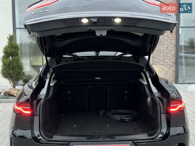 Черный Ягуар I-Pace, объемом двигателя 0 л и пробегом 91 тыс. км за 24900 $, фото 79 на Automoto.ua