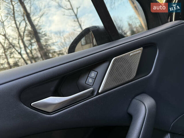 Черный Ягуар I-Pace, объемом двигателя 0 л и пробегом 90 тыс. км за 26999 $, фото 58 на Automoto.ua