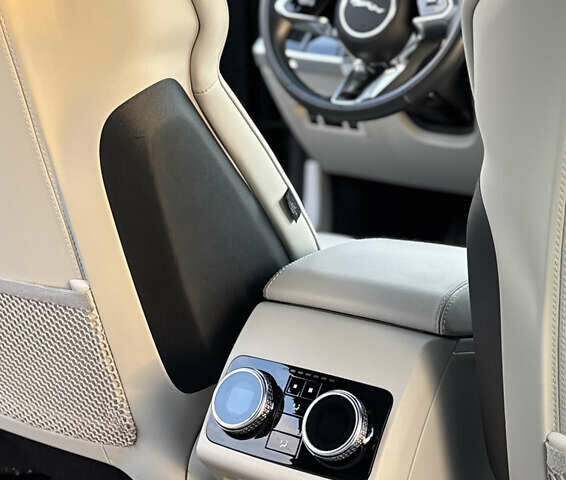Черный Ягуар I-Pace, объемом двигателя 0 л и пробегом 120 тыс. км за 32990 $, фото 27 на Automoto.ua