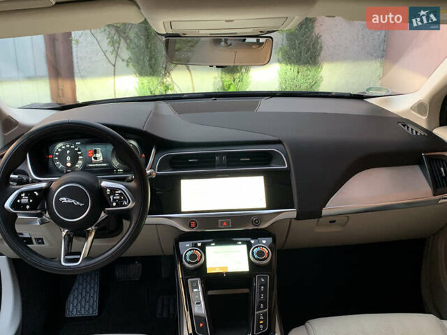 Черный Ягуар I-Pace, объемом двигателя 0 л и пробегом 76 тыс. км за 35499 $, фото 84 на Automoto.ua