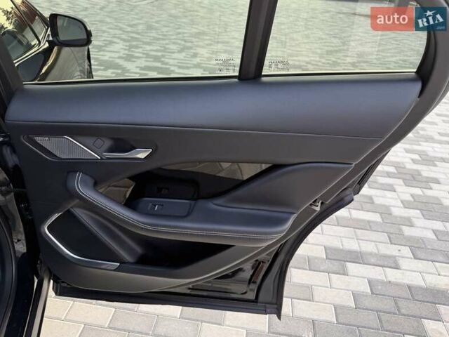 Черный Ягуар I-Pace, объемом двигателя 0 л и пробегом 23 тыс. км за 43600 $, фото 40 на Automoto.ua