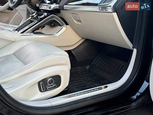 Черный Ягуар I-Pace, объемом двигателя 0 л и пробегом 120 тыс. км за 32990 $, фото 23 на Automoto.ua