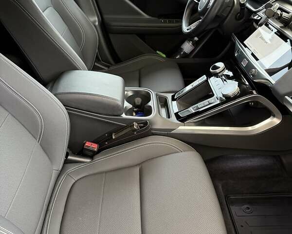 Ягуар I-Pace 2022 в Днепре (Днепропетровске) на Automoto.ua Черный Ягуар I-Pace, объемом двигателя 0 л и пробегом 63 тыс. км за 39850 $, фото 16 на Automoto.ua