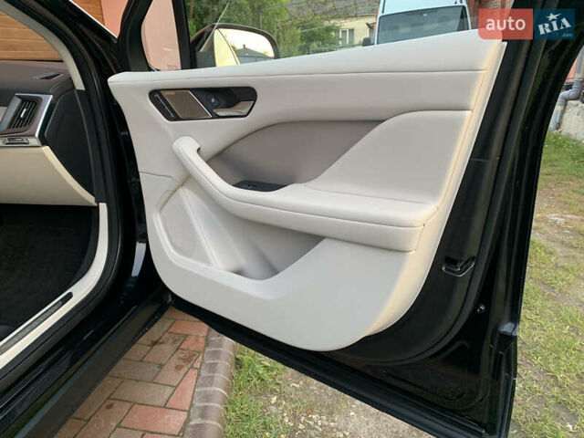 Черный Ягуар I-Pace, объемом двигателя 0 л и пробегом 76 тыс. км за 35499 $, фото 56 на Automoto.ua