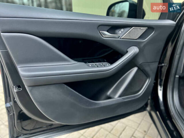 Черный Ягуар I-Pace, объемом двигателя 0 л и пробегом 57 тыс. км за 31500 $, фото 17 на Automoto.ua