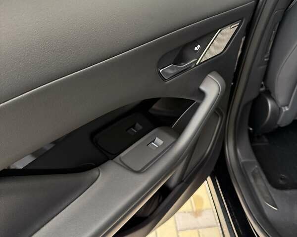 Ягуар I-Pace 2022 в Днепре (Днепропетровске) на Automoto.ua Черный Ягуар I-Pace, объемом двигателя 0 л и пробегом 63 тыс. км за 39850 $, фото 7 на Automoto.ua
