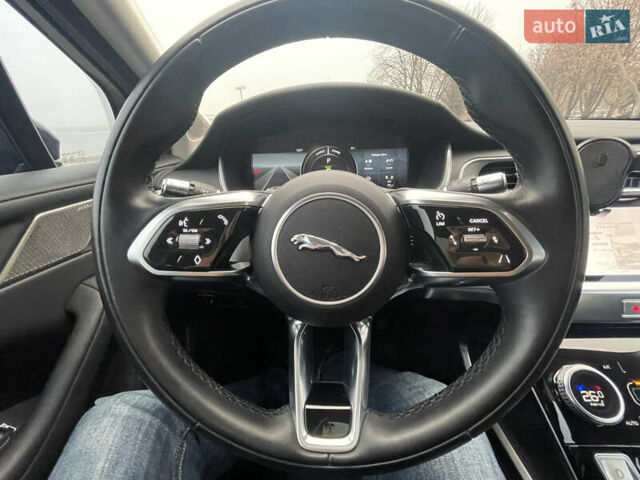 Черный Ягуар I-Pace, объемом двигателя 0 л и пробегом 64 тыс. км за 35900 $, фото 47 на Automoto.ua
