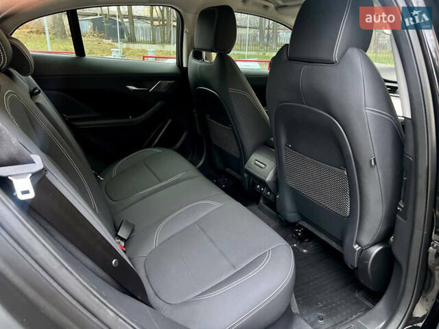 Черный Ягуар I-Pace, объемом двигателя 0 л и пробегом 57 тыс. км за 31500 $, фото 24 на Automoto.ua