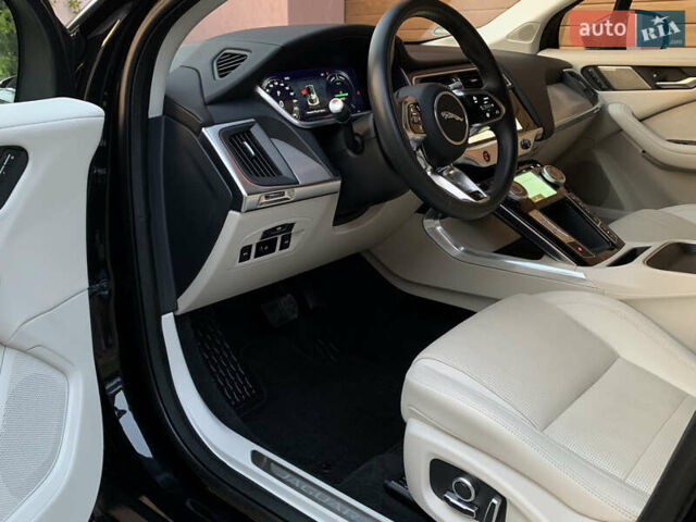 Черный Ягуар I-Pace, объемом двигателя 0 л и пробегом 76 тыс. км за 35499 $, фото 49 на Automoto.ua