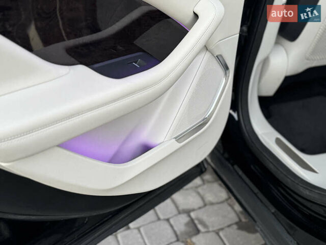 Черный Ягуар I-Pace, объемом двигателя 0 л и пробегом 120 тыс. км за 32990 $, фото 43 на Automoto.ua