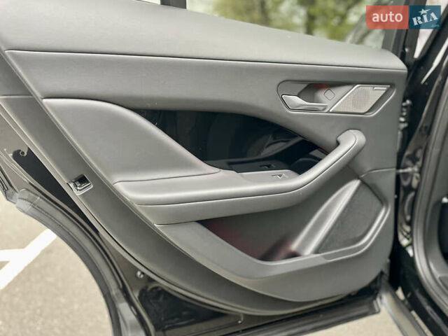 Черный Ягуар I-Pace, объемом двигателя 0 л и пробегом 41 тыс. км за 50999 $, фото 55 на Automoto.ua