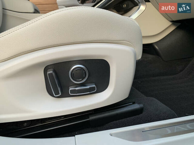 Черный Ягуар I-Pace, объемом двигателя 0 л и пробегом 76 тыс. км за 35499 $, фото 59 на Automoto.ua