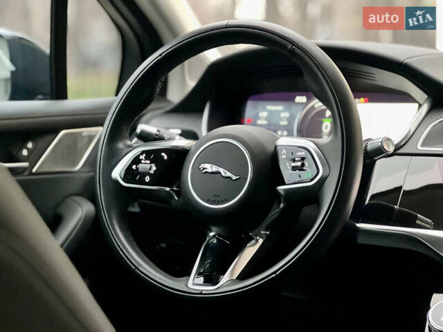 Черный Ягуар I-Pace, объемом двигателя 0 л и пробегом 57 тыс. км за 31500 $, фото 32 на Automoto.ua