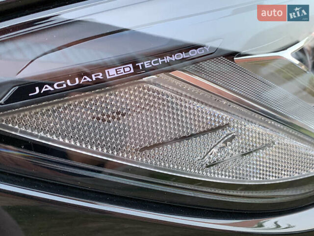 Черный Ягуар I-Pace, объемом двигателя 0 л и пробегом 76 тыс. км за 35499 $, фото 31 на Automoto.ua