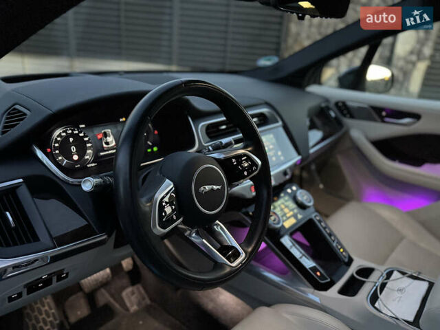 Черный Ягуар I-Pace, объемом двигателя 0 л и пробегом 120 тыс. км за 32990 $, фото 41 на Automoto.ua
