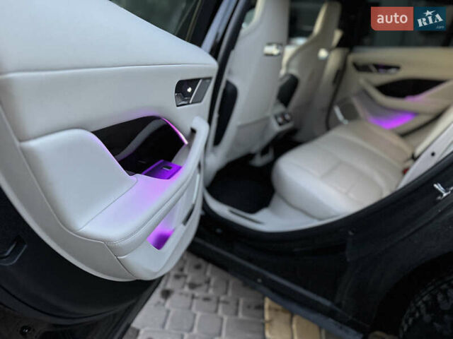 Черный Ягуар I-Pace, объемом двигателя 0 л и пробегом 120 тыс. км за 32990 $, фото 15 на Automoto.ua