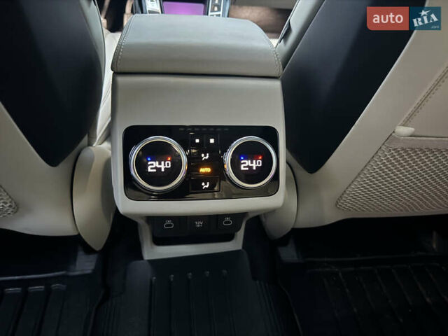 Черный Ягуар I-Pace, объемом двигателя 0 л и пробегом 120 тыс. км за 32990 $, фото 36 на Automoto.ua