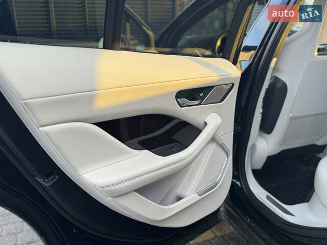 Черный Ягуар I-Pace, объемом двигателя 0 л и пробегом 120 тыс. км за 32990 $, фото 19 на Automoto.ua