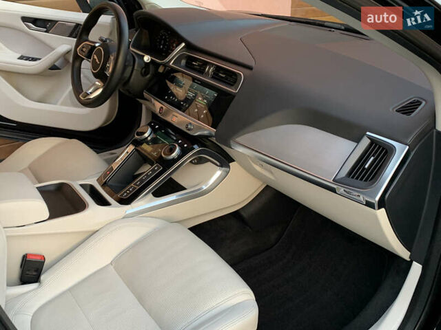 Черный Ягуар I-Pace, объемом двигателя 0 л и пробегом 76 тыс. км за 35499 $, фото 61 на Automoto.ua