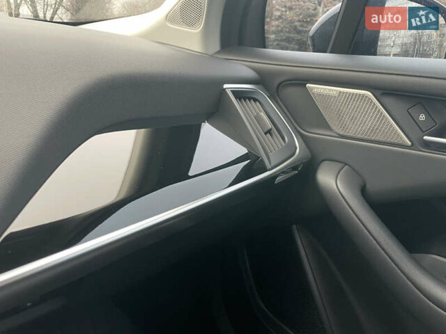 Черный Ягуар I-Pace, объемом двигателя 0 л и пробегом 64 тыс. км за 35900 $, фото 48 на Automoto.ua
