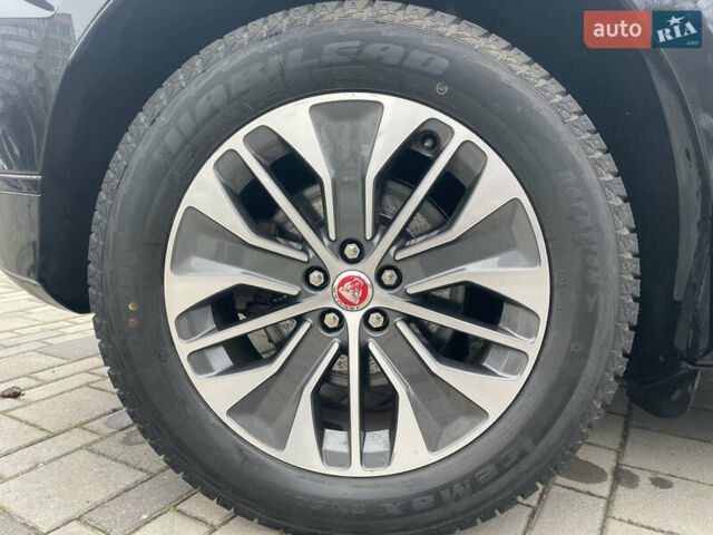 Черный Ягуар I-Pace, объемом двигателя 0 л и пробегом 64 тыс. км за 35900 $, фото 29 на Automoto.ua