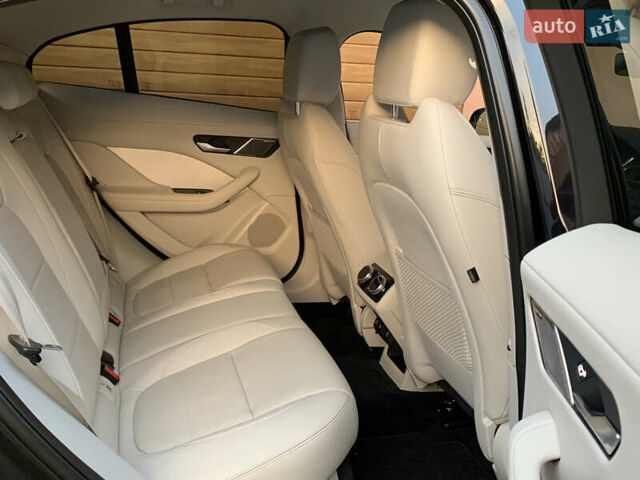Черный Ягуар I-Pace, объемом двигателя 0 л и пробегом 76 тыс. км за 35499 $, фото 69 на Automoto.ua