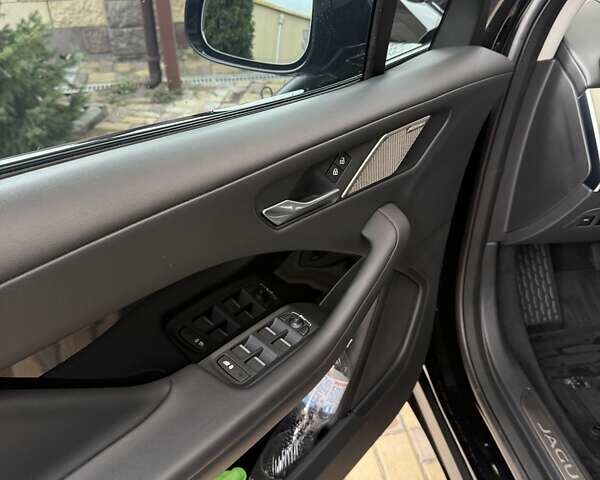 Ягуар I-Pace 2022 в Днепре (Днепропетровске) на Automoto.ua Черный Ягуар I-Pace, объемом двигателя 0 л и пробегом 63 тыс. км за 39850 $, фото 10 на Automoto.ua