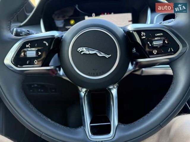 Черный Ягуар I-Pace, объемом двигателя 0 л и пробегом 23 тыс. км за 55222 $, фото 10 на Automoto.ua