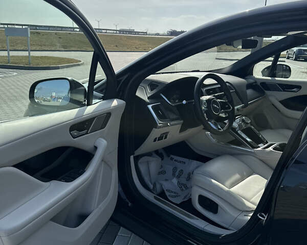 Черный Ягуар I-Pace, объемом двигателя 0 л и пробегом 22 тыс. км за 52000 $, фото 36 на Automoto.ua