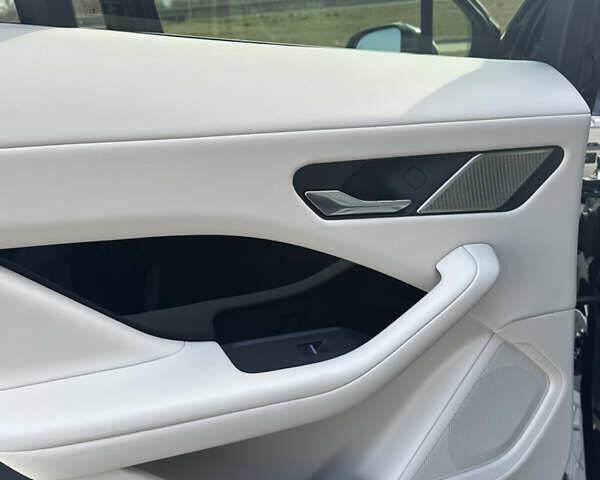 Черный Ягуар I-Pace, объемом двигателя 0 л и пробегом 22 тыс. км за 52000 $, фото 22 на Automoto.ua