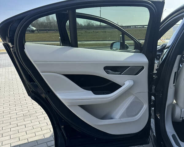 Черный Ягуар I-Pace, объемом двигателя 0 л и пробегом 22 тыс. км за 52000 $, фото 38 на Automoto.ua