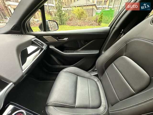 Черный Ягуар I-Pace, объемом двигателя 0 л и пробегом 29 тыс. км за 41900 $, фото 27 на Automoto.ua