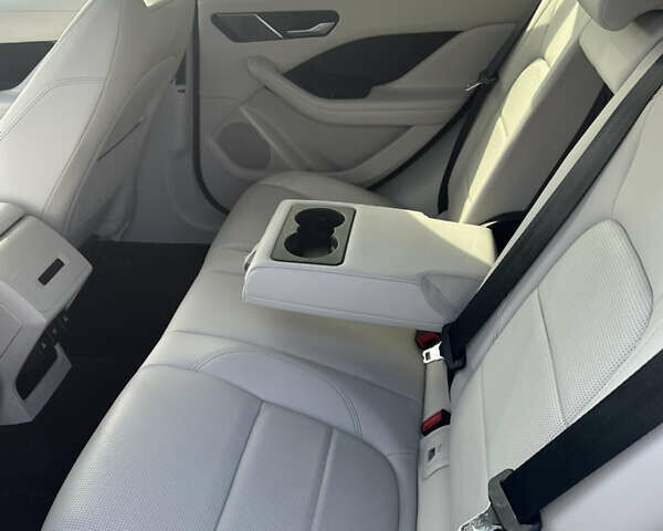 Черный Ягуар I-Pace, объемом двигателя 0 л и пробегом 22 тыс. км за 52000 $, фото 20 на Automoto.ua