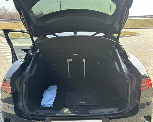 Черный Ягуар I-Pace, объемом двигателя 0 л и пробегом 22 тыс. км за 52000 $, фото 37 на Automoto.ua
