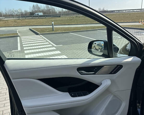 Черный Ягуар I-Pace, объемом двигателя 0 л и пробегом 22 тыс. км за 52000 $, фото 39 на Automoto.ua