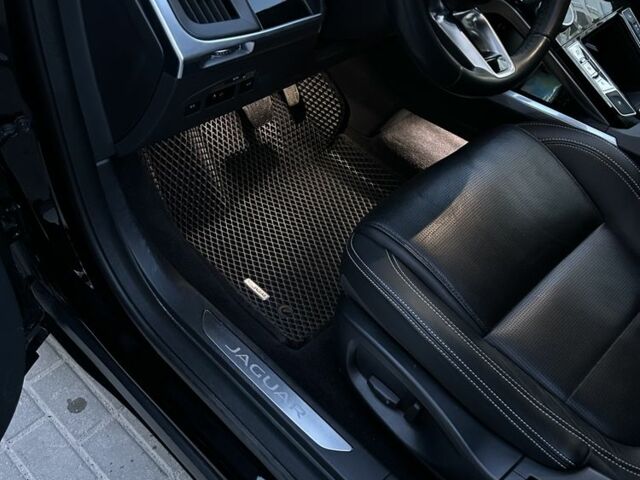 Ягуар I-Pace 2018 в Тернополе на Automoto.ua Черный Ягуар I-Pace, объемом двигателя 0 л и пробегом 156 тыс. км за 30000 $, фото 2 на Automoto.ua