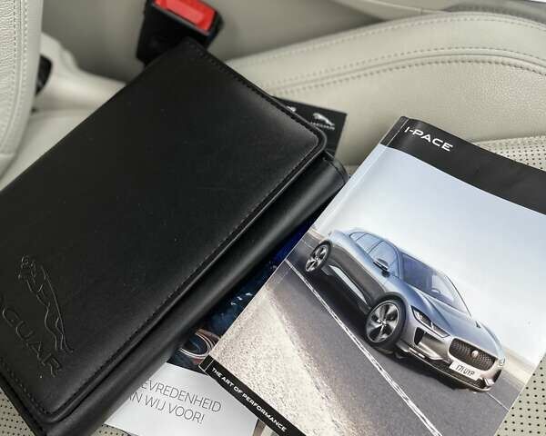 Красный Ягуар I-Pace, объемом двигателя 0 л и пробегом 107 тыс. км за 23500 $, фото 125 на Automoto.ua